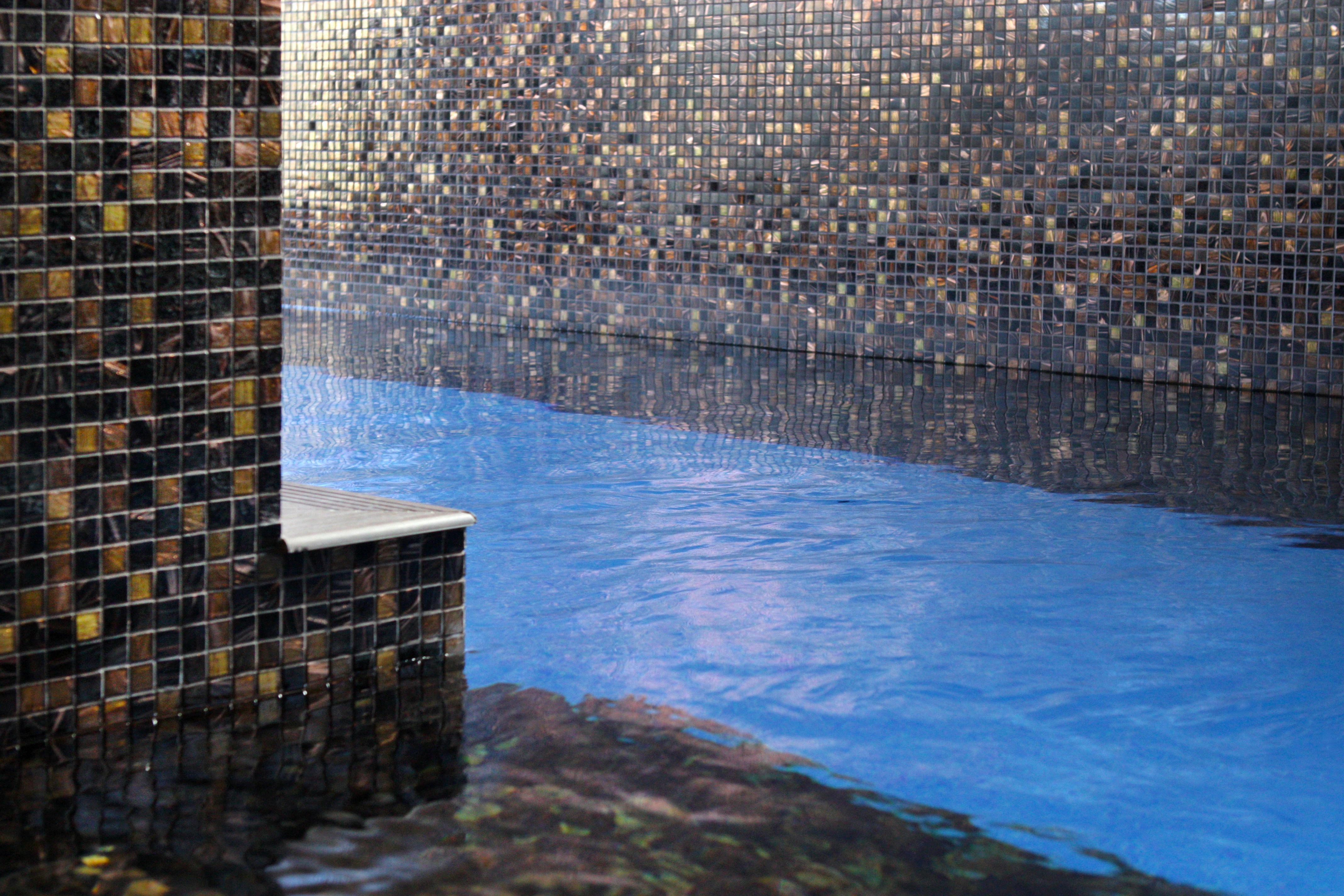 세뇨라 다 기아 카스카이스 부티크 호텔 외부 사진 A mosaic tiled pool